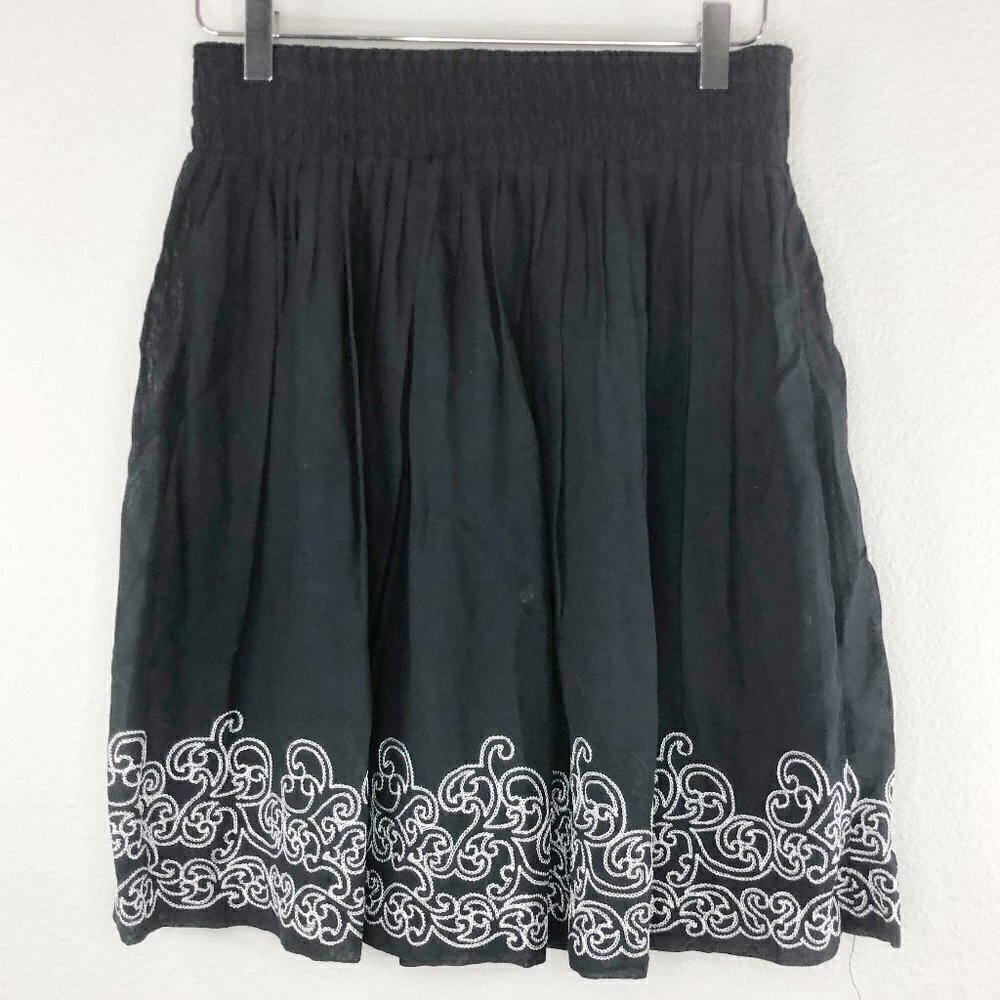White House Black Market Black Silk Blend Skirt Silver Embroidered Hem Size XS